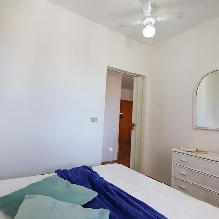 Casa Helena In With Harbor View For 8 People Hébergement de vacances